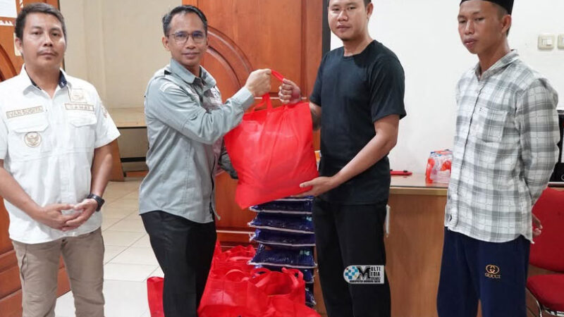 Penyaluran Bansos ke Pondok Pesantren Salapiah Almu’minun dari Pemkab Mura