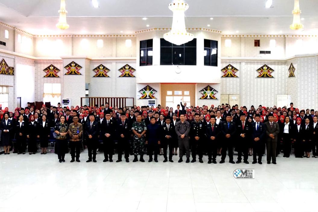 284 ASN Lingkup Mura Terima Tanda Kehormatan Satyalancana Karya Satya, Ini Pesan Bupati