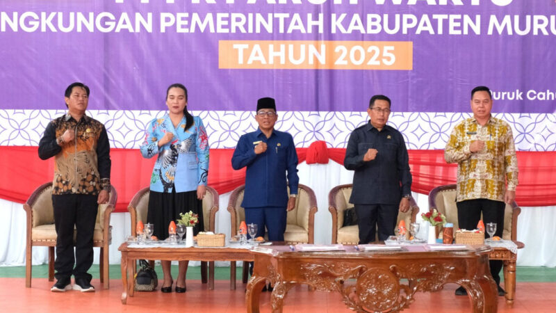 Pemkab Mura Angkat Ribuan PPPK Paruh Waktu, Bupati Serahkan SK Pengangkatan