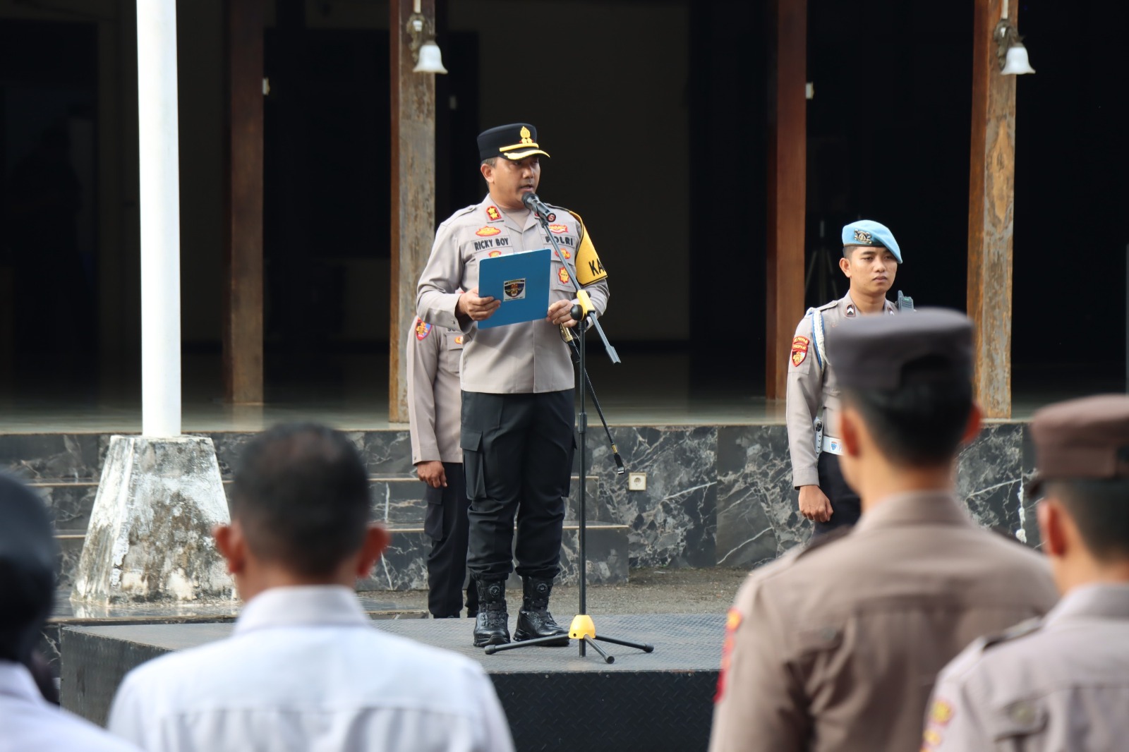 Kapolres Tanah Laut Pimpin Apel Jam Pimpinan, Ingatkan Personil Terapkan Pola Hidup Sederhana