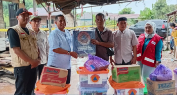 Pemkab Tanah Laut Bantu Warga Korban Kebakaran di Desa Lianganggang