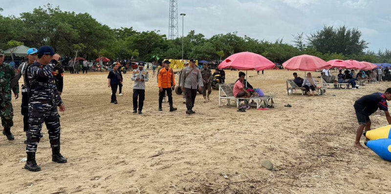 Ops Ketupat Intan 2026, Polsek Panyipatan Tingkatkan Pengamanan  Objek Wisata Pantai Batakan