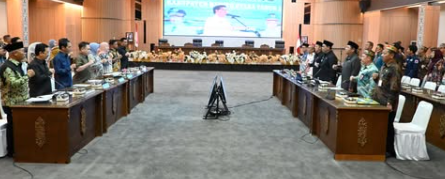 Bupati Paparkan Arah Pembangunan Daerah Melalui Skema Multiyears di DPRD Barut