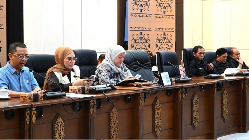 Dewan  Bersama Pemkab Barut Setujui Dua Raperda