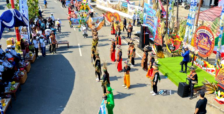 Bupati Heriyus Buka Karnaval Budaya se-Kabupaten Mura 2026