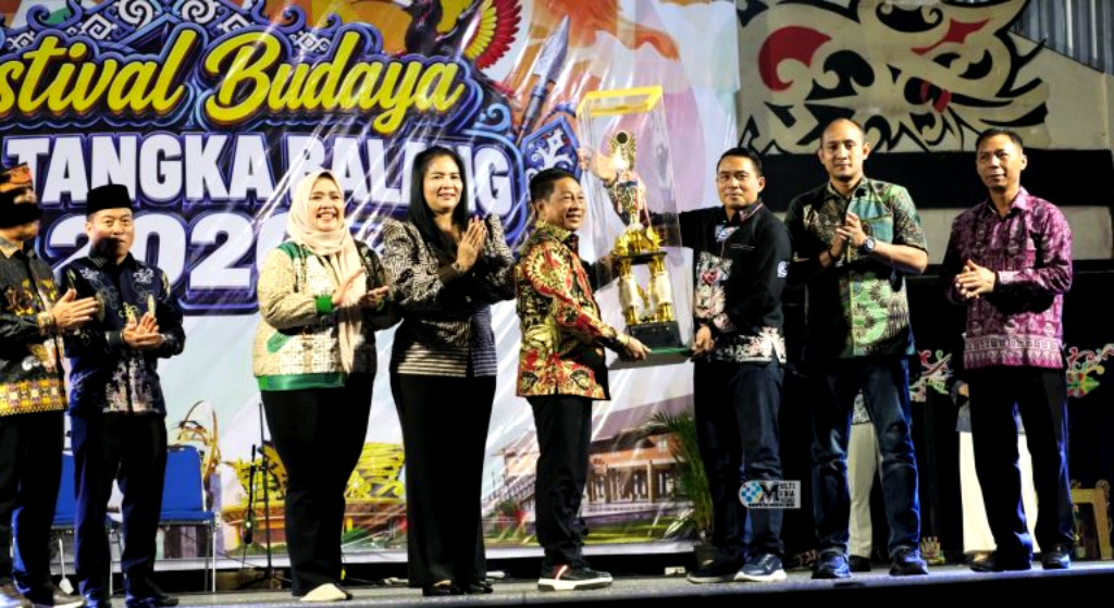 Kecamatan Seribu Riam Raih Juara Umum Festival Budaya Tira Tangka Balang 2026
