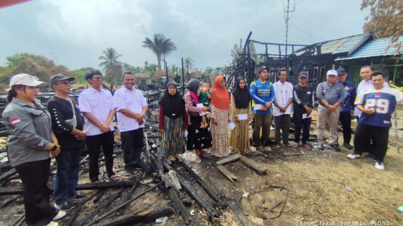 KADIN Kapuas Bantu Warga Korban Kebakaran di Palingkau Lama