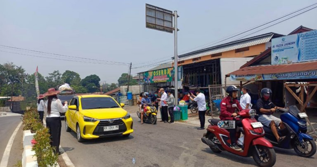 Sikapi Buruknya Kualitas Udara, Dinkes Mura Bagikan Masker ke Warga