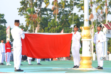 Upacara Penurunan Bendera HUT ke-81 RI di Murung Raya Berlangsung Khidmat