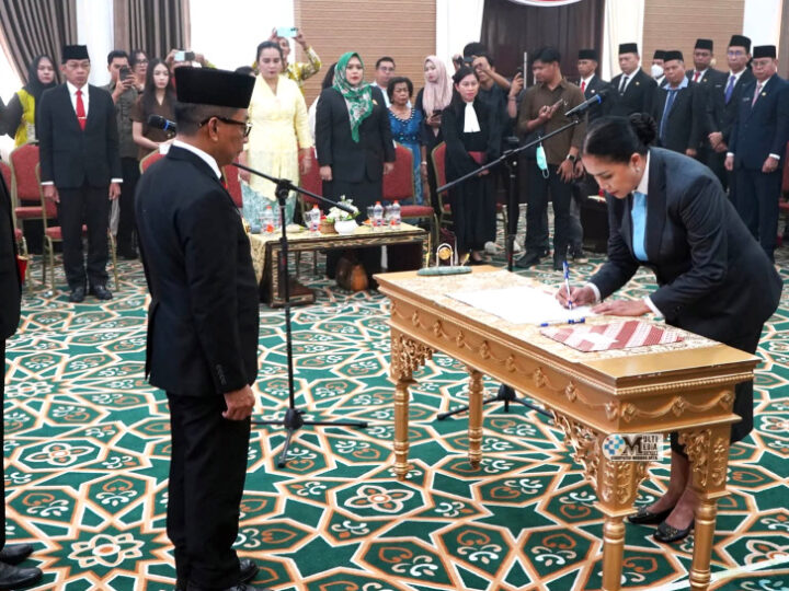 Lynda Kristiane Resmi Jabat Sekda Mura