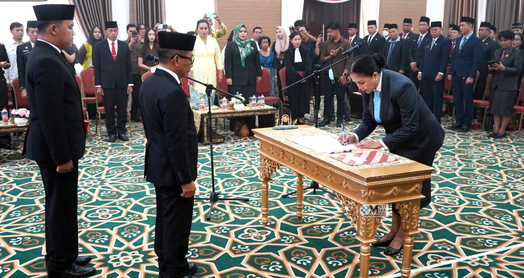 Lynda Kristiane Resmi Jabat Sekda Mura